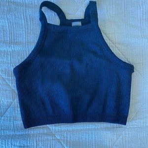 black roolee workout top